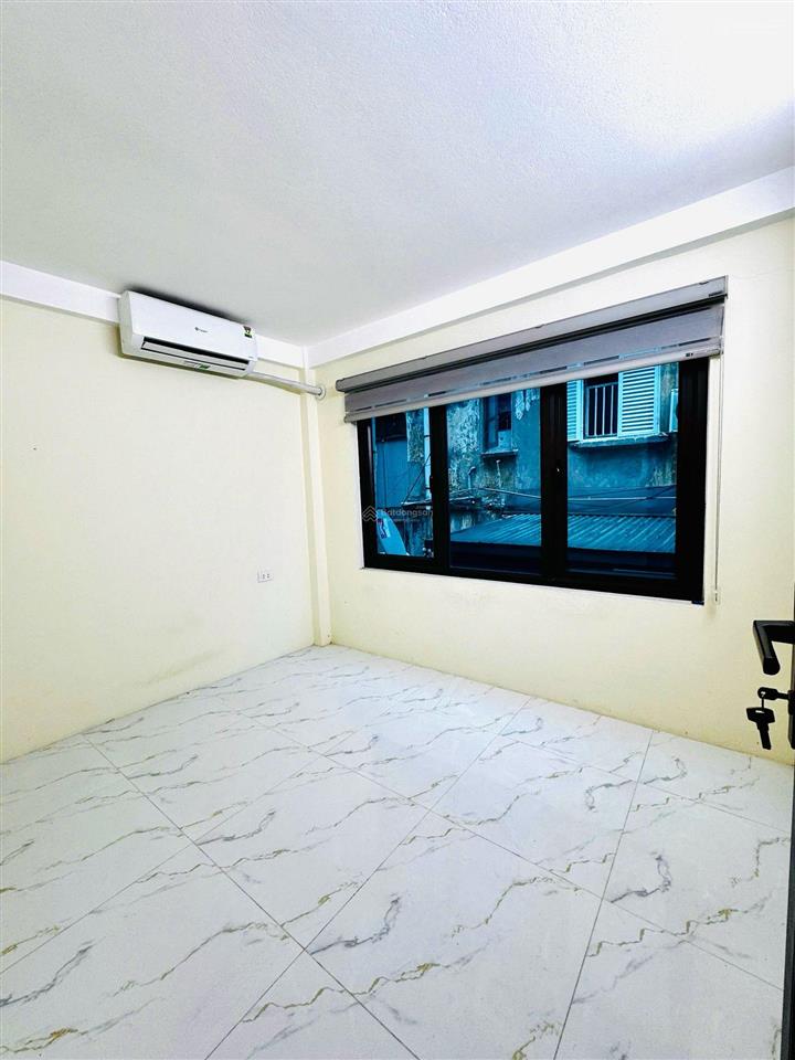 Bán nhà lò đúc hai bà trưng hà nội. dt 20m2 4 tầng mt 3,5m giá chào 6,2 tỷ trung tâm quận hbt