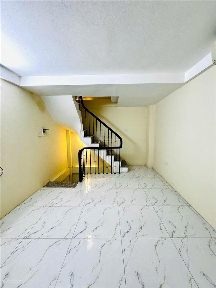 Bán nhà lò đúc hai bà trưng hà nội. dt 20m2 4 tầng mt 3,5m giá chào 6,2 tỷ trung tâm quận hbt