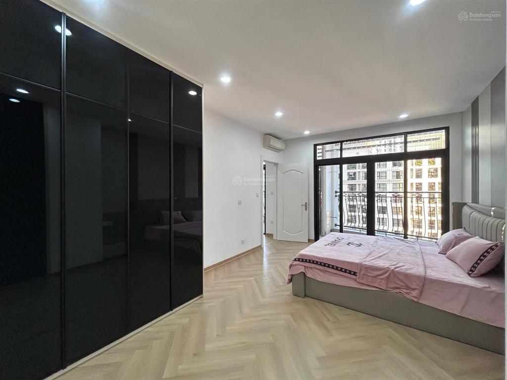 Bán nhanh cặp đập thông 250m2  4 ngủ 4vs  tại royal city  căn vòm, full nội thất  0973 615 ***