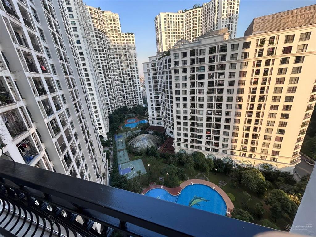Bán nhanh cặp đập thông 250m2  4 ngủ 4vs  tại royal city  căn vòm, full nội thất  0973 615 ***