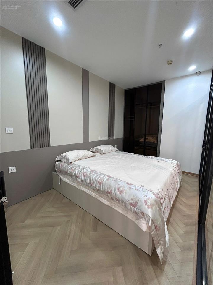 Bán nhanh cặp đập thông 250m2  4 ngủ 4vs  tại royal city  căn vòm, full nội thất  0973 615 ***