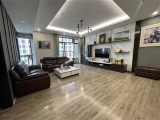 Bán căn góc r3  royal city, dt 169,5m2  4 ngủ 2vs. full nội thất. giá thỏa thuận  0973 615 ***