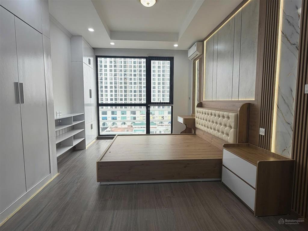 Chính chủ gửi bán nhanh căn hộ 3 phòng ngủ sửa tại royal city. diện tích 104,9m2   0973 615 ***