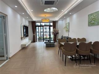 Bán gấp căn vòm 2 ban công tại royal city  72 nguyễn trãi thanh xuân hn. đã sửa 3 ngủ 2vs