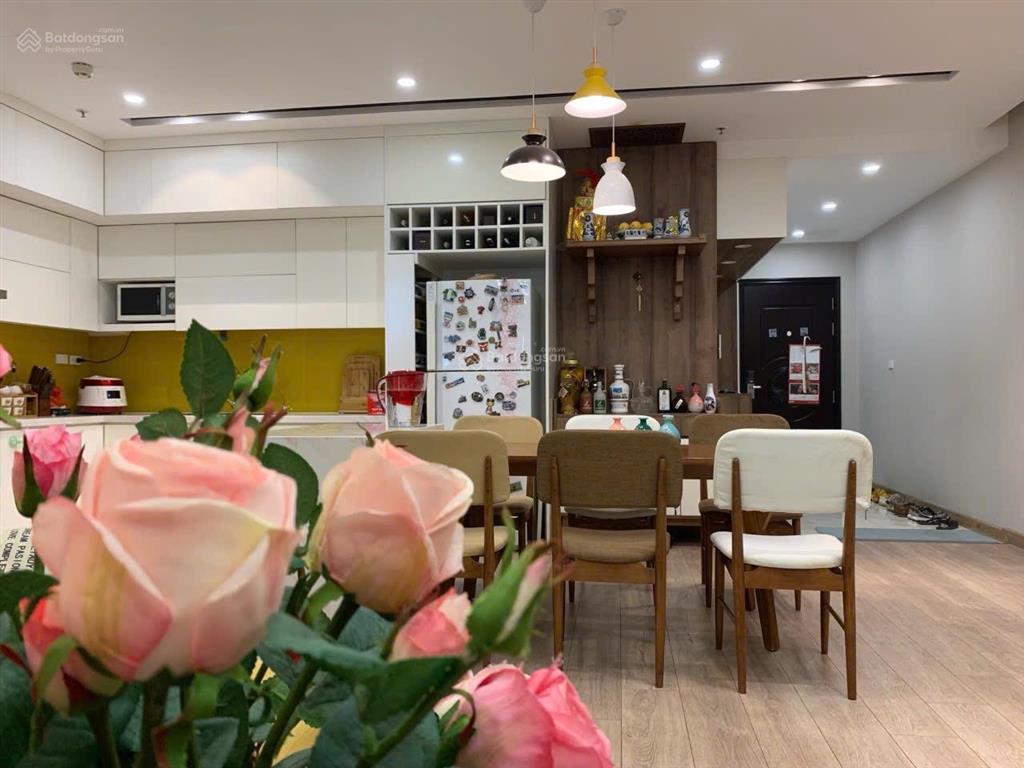 Cần bán nhanh căn hộ royal city, 72a nguyễn trãi thanh xuân hn  dt 102m2   0973 615 ***