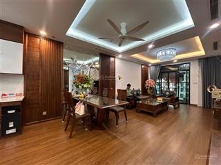 Chuyển nhượng căn hộ cao cấp tòa r3 royal city. diện tích 138m. đã sửa thành 4 ngủ ,  097361535