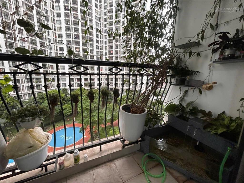 Chuyển nhượng căn hộ cao cấp tòa r3 royal city. diện tích 138m. đã sửa thành 4 ngủ ,  097361535