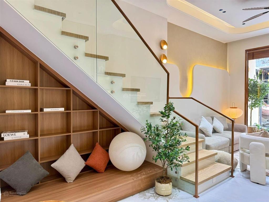 Trần văn quang, tân bình, 30m2, hxh, 3 tầng, 6,5 tỷ