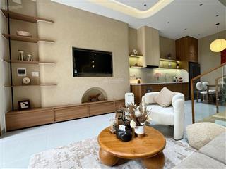 Nguyễn kim, q10, hxh, 3 tầng, 30m2, nhỉnh 6 tỷ.