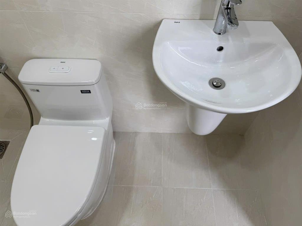 Chính chủ cho thuê nhà nguyên căn 3 tầng (mới xây)  hẻm thông xe tải ra vào thuận tiện