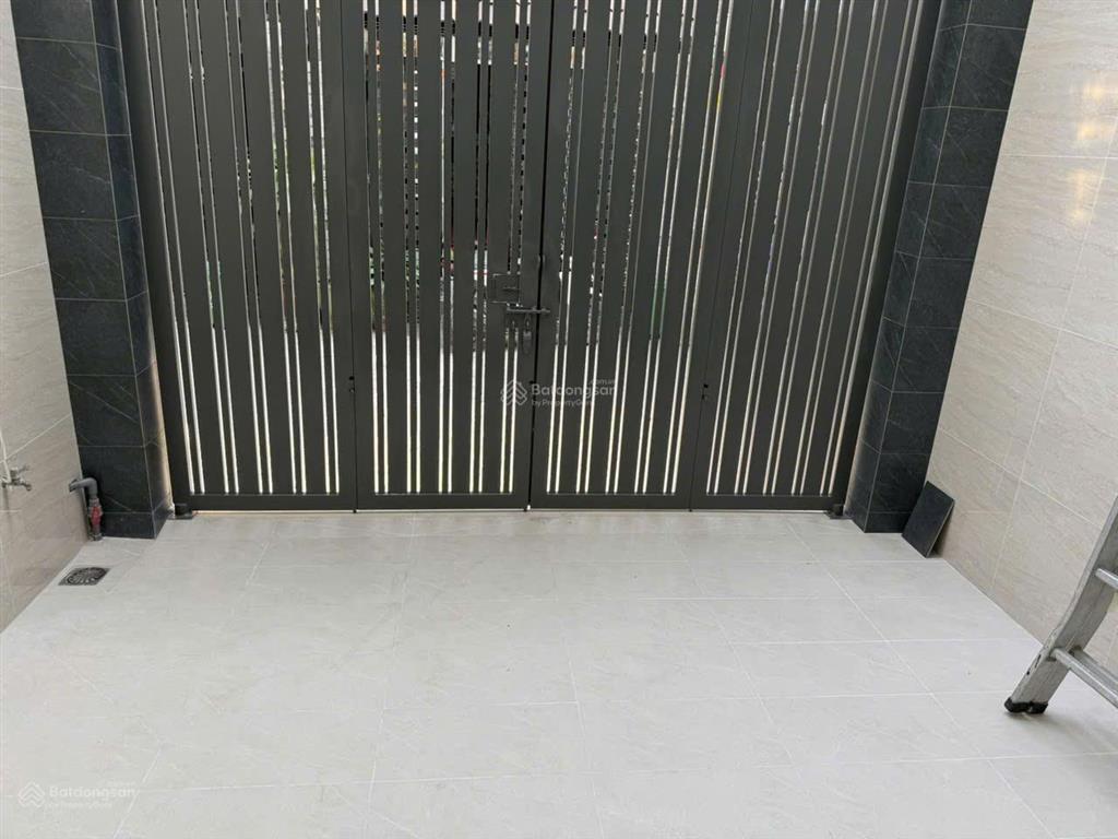 Chính chủ cho thuê nhà nguyên căn 3 tầng (mới xây)  hẻm thông xe tải ra vào thuận tiện