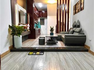 Bán nhà trung liệt đống đa 39m2 5 tầng ngõ thông gần phố gần oto 3 thoáng 5 ngủ ở ngay 8.35 tỷ