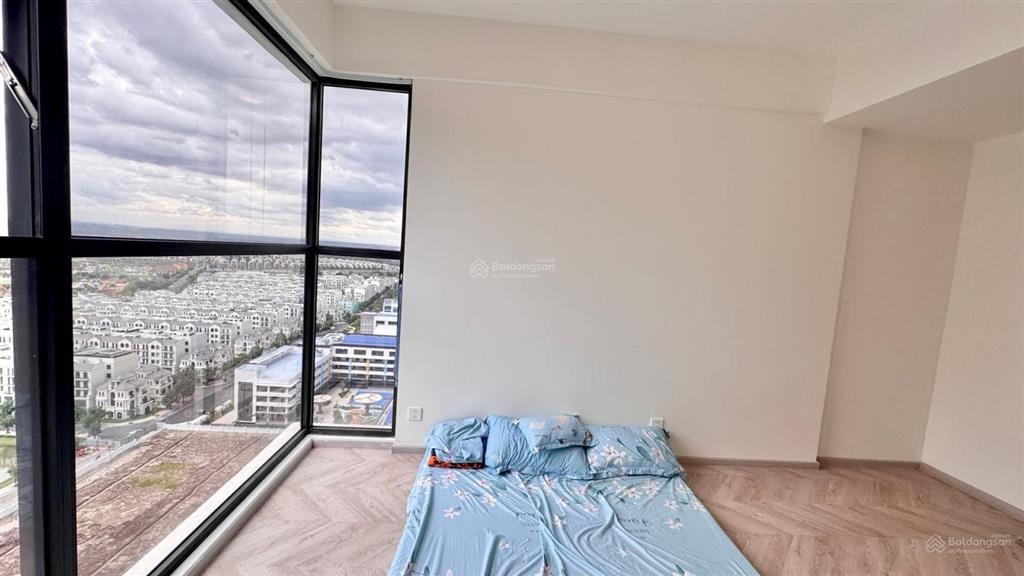 Cho thuê căn hộ 2pn bếp rèm, view hoa hậu lumiere boulevard chỉ 8tr5