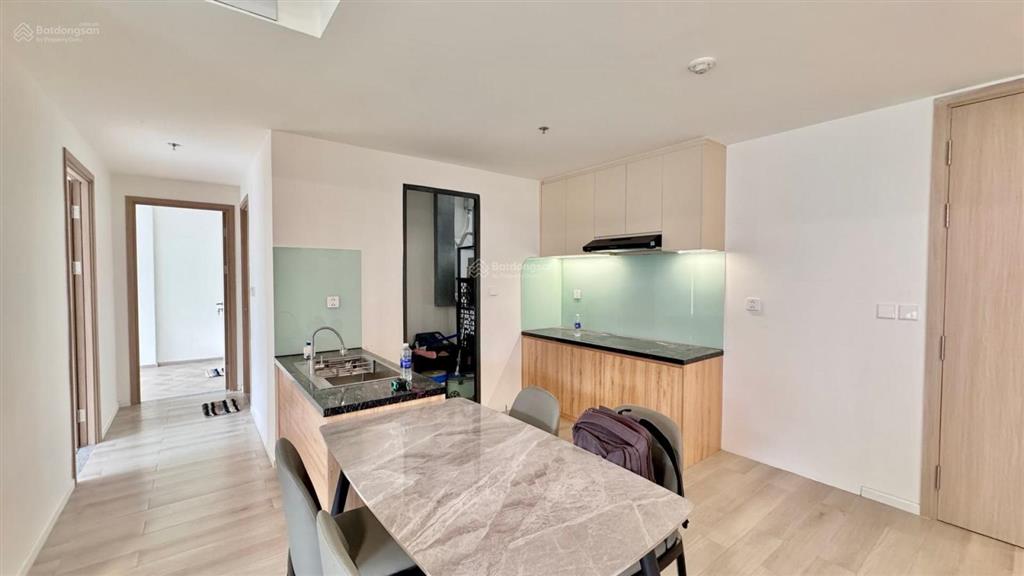Cho thuê căn hộ 2pn bếp rèm, view hoa hậu lumiere boulevard chỉ 8tr5