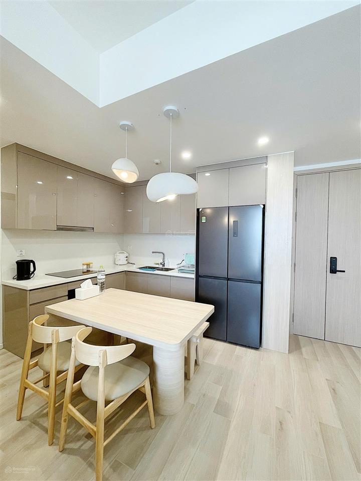 Cần bán căn hộ 2pn2wc masteri centre point ,full nt cao cấp ,view hoa hậu giá 5 tỷ 2 all in