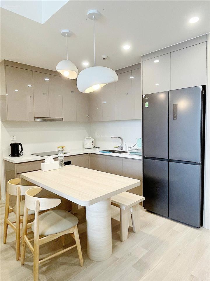 Cần bán căn hộ 2pn2wc masteri centre point ,full nt cao cấp ,view hoa hậu giá 5 tỷ 2 all in