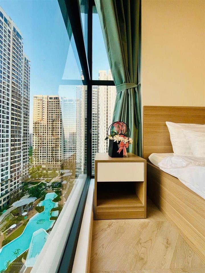 Cho thuê căn 2pn2wc full nt cao cấp, decor nhẹ nhàng masteri centre point giá chỉ 11tr