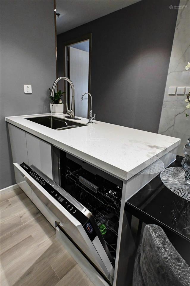 Cho thuê căn 2pn lumiere boulevard full nt luxury, tone trầm cực sang trọng giá chỉ 15tr