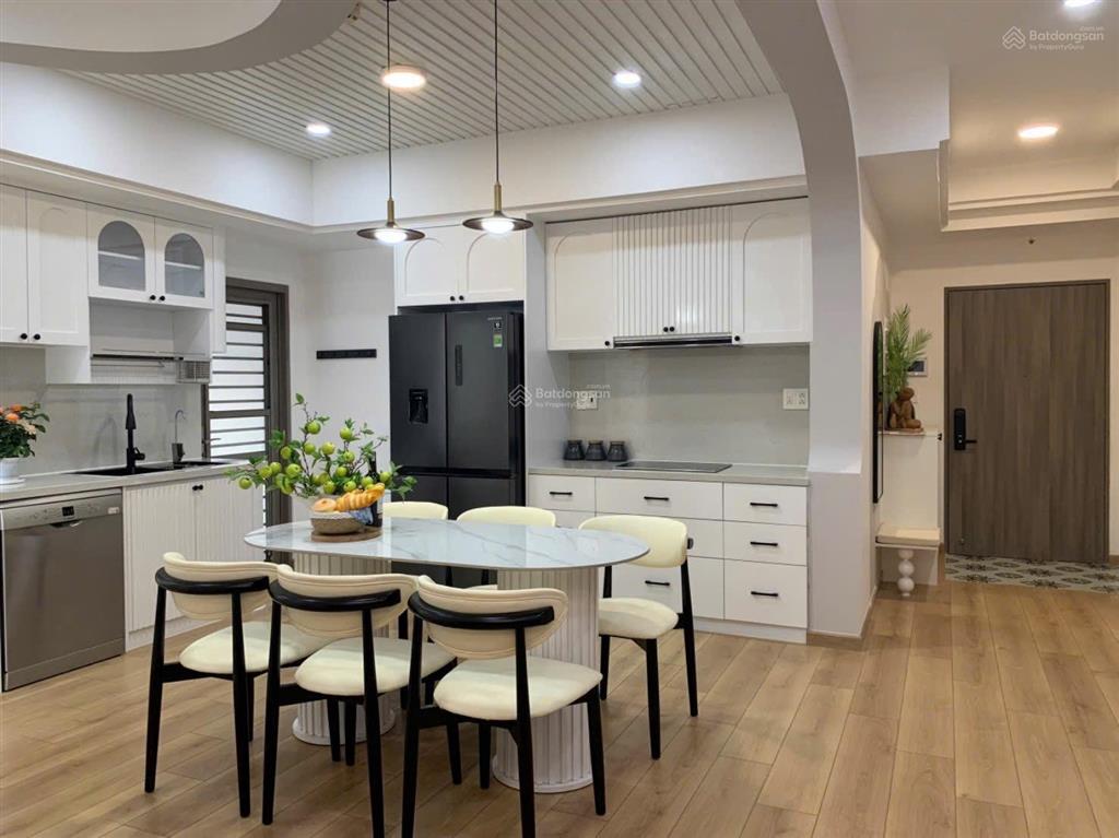 Bán căn hộ 3pn, 2wc, 100m2 tại saigon south residences, 8,2 tỷ vnd,m. đang có sẵn hđt 35 triệu