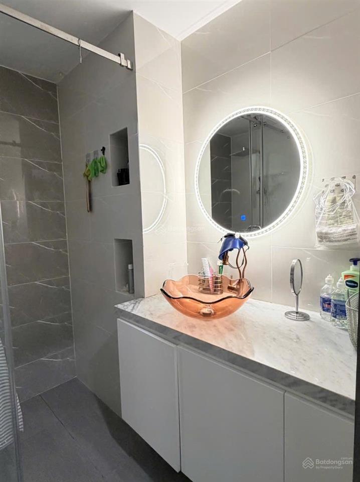 Bán cc 3pn, 2wc tại saigon south residences, giá ưu đãi 7,5 tỷ, 104m2, tặng ô đậu xe oto