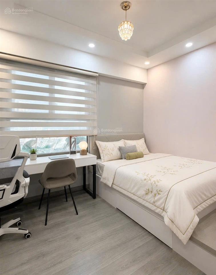 Bán cc 3pn, 2wc tại saigon south residences, giá ưu đãi 7,5 tỷ, 104m2, tặng ô đậu xe oto