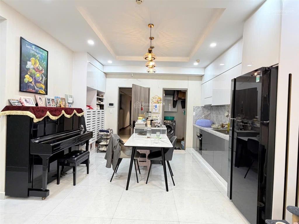 Bán cc 3pn, 2wc tại saigon south residences, giá ưu đãi 7,5 tỷ, 104m2, tặng ô đậu xe oto