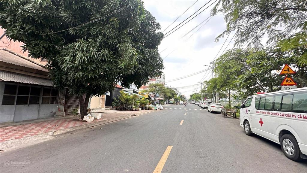 Bán nhà q8 hẻm xe hơi 5m, 2pn 2wc, khu dân cư hiện hữu, vào ở ngay