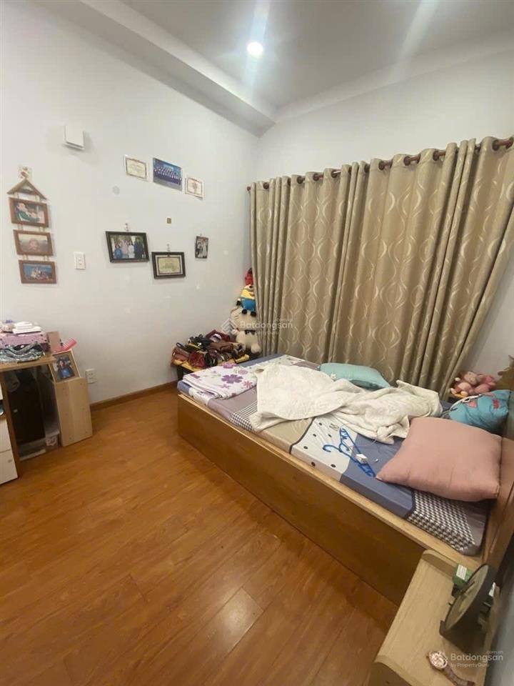 Hoàng văn thụ p8 nhà 5 tầng, hxh, sát mặt tiền 10m