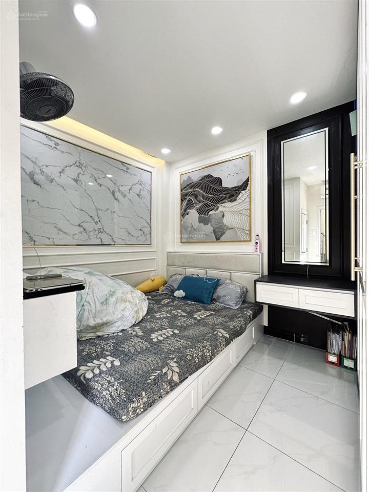 Hxh hoàng văn thụ p8 phú nhuận nhà 5 tầng đẹp, chỉ 10m ra mt lớn