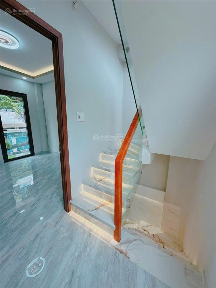 Mặt tiền quận 3 chỉ 4 tỷ nhà mới full nội thất