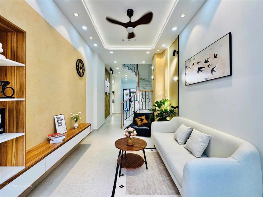 Nhà đẹp full nội thất trung tâm phú nhuận