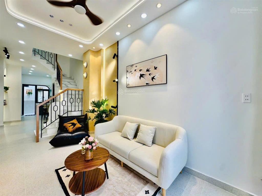 Nhà đẹp full nội thất trung tâm phú nhuận