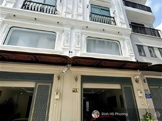 Bán căn nhà phố hiện đại , phong cách , sang trọng và rất nhiều công năng ở hẻm 6m lê văn qưới