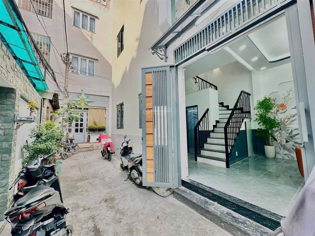 Nhà mới xây, 4 tầng, hẻm 157 dương bá trạc, p1, quận 8