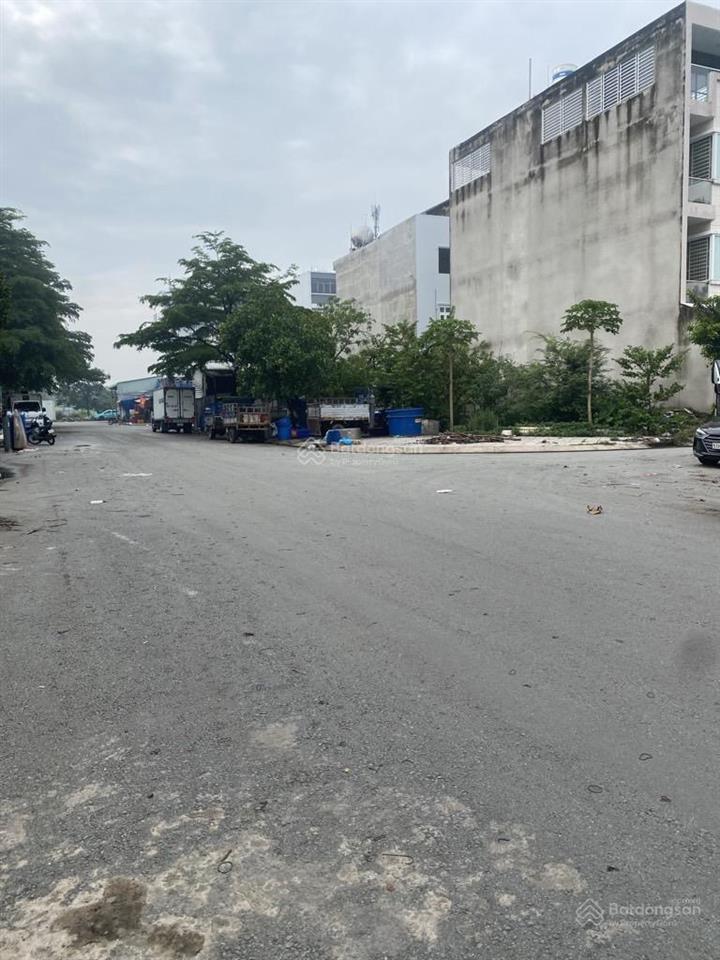 Nhà 3 lầu mái che thắng btct  kdc bình điền q8