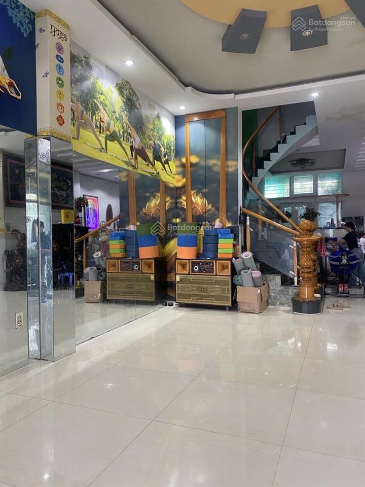 Nhà 3 lầu mái che thắng btct  kdc bình điền q8