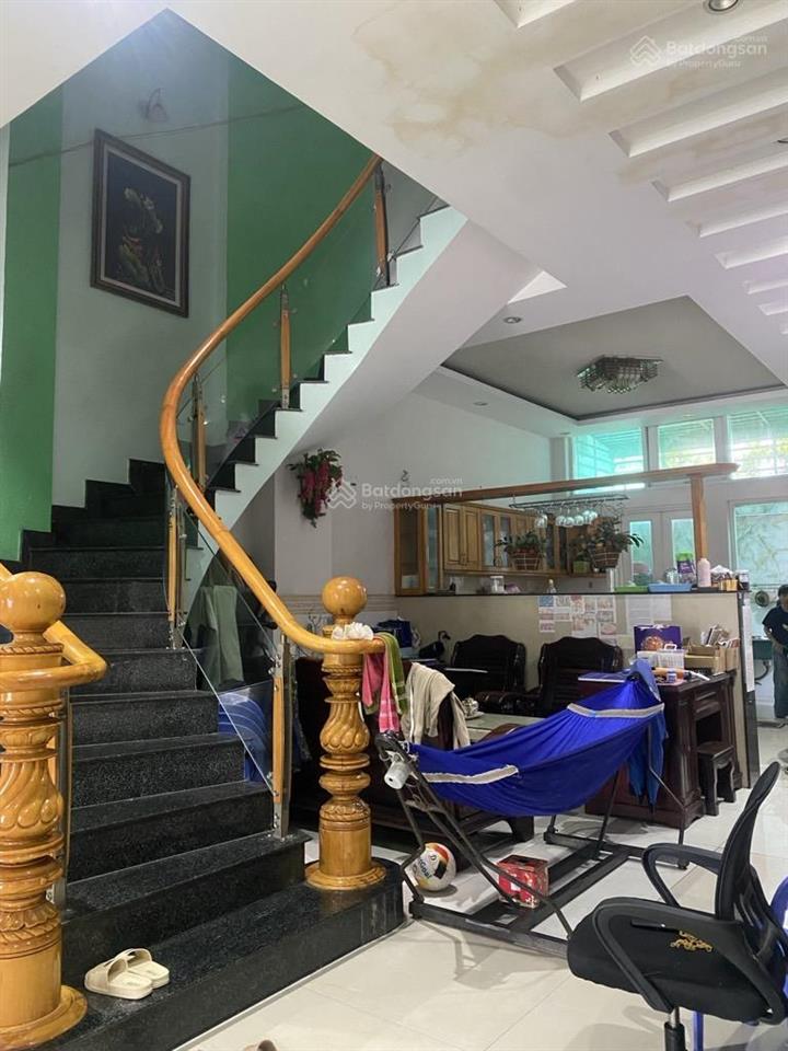 Nhà 3 lầu mái che thắng btct  kdc bình điền q8