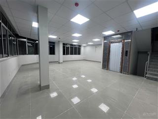 Quy mô cho thuê 3 tầng  lô góc 2 mặt tiền  hướng chính tây bắc