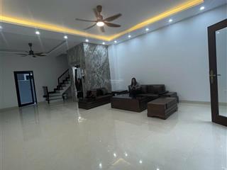 Cho thuê căn 78m2, mt6m trung tâm vin3  văn giang