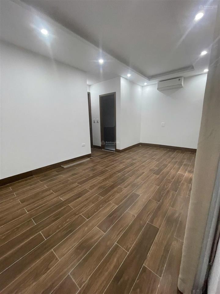 Cho thuê căn 78m2, mt6m trung tâm vin3  văn giang