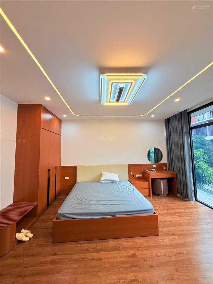 Cho thuê phố biển | 5 tầng full nội thất
nhà đẹp, nhiều phòng.