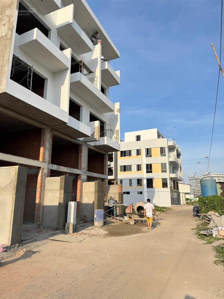 Chỉ nhỉnh 3tỷ! sở hữu đất đẹp  sổ riêng full thổ cư  đường 2 oto tránh  kề ql13 xem ngay kẻo lỡ