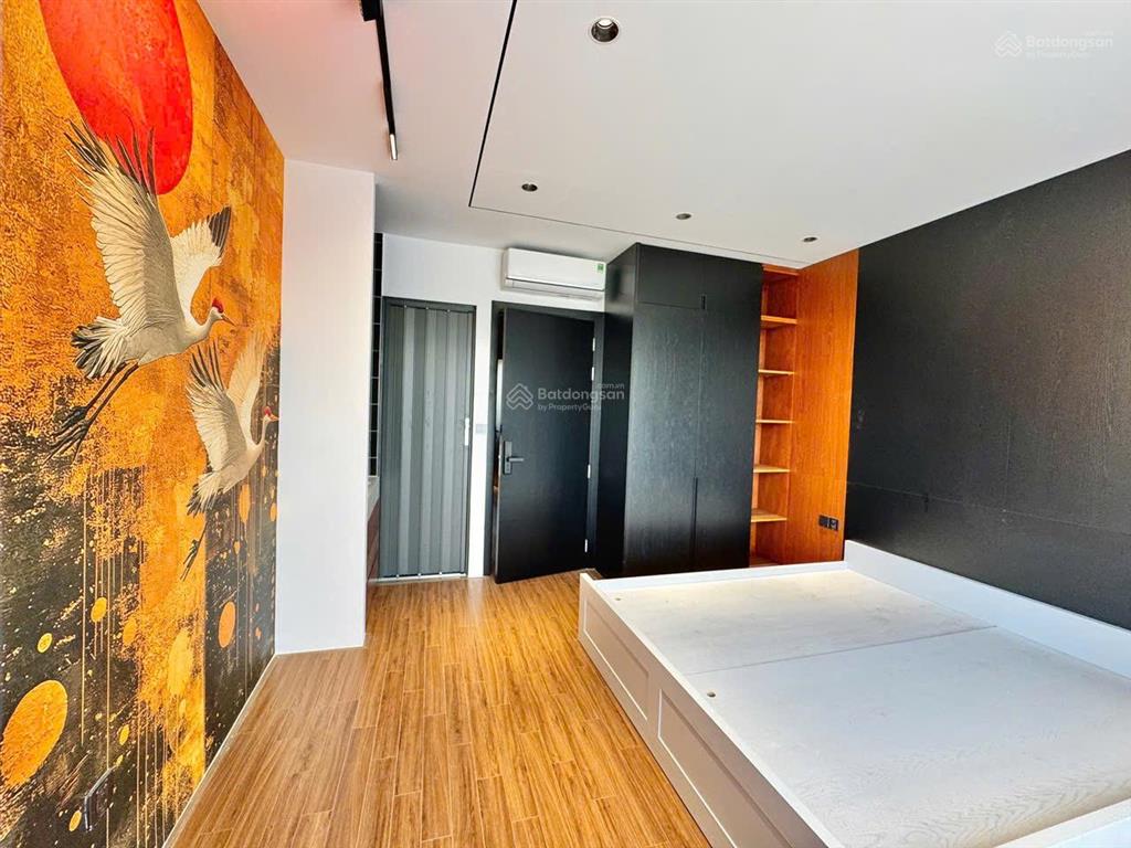 Bán nhà 5 tầng xây mới  sổ riêng  ngay kề ql13 giá nhỉnh 4tỷ  xem thêm ......