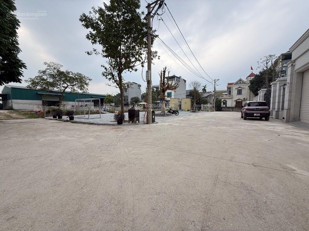 Xóm trong uy nỗ  100m2 vuông đẹp mặt tiền rộng hiếm đường 7,5m asphalt bóng loáng giá tốt