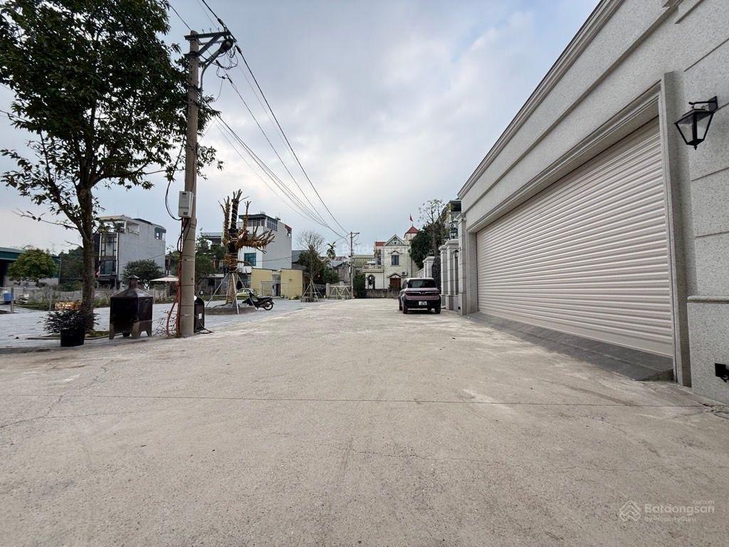 Xóm trong uy nỗ  100m2 vuông đẹp mặt tiền rộng hiếm đường 7,5m asphalt bóng loáng giá tốt