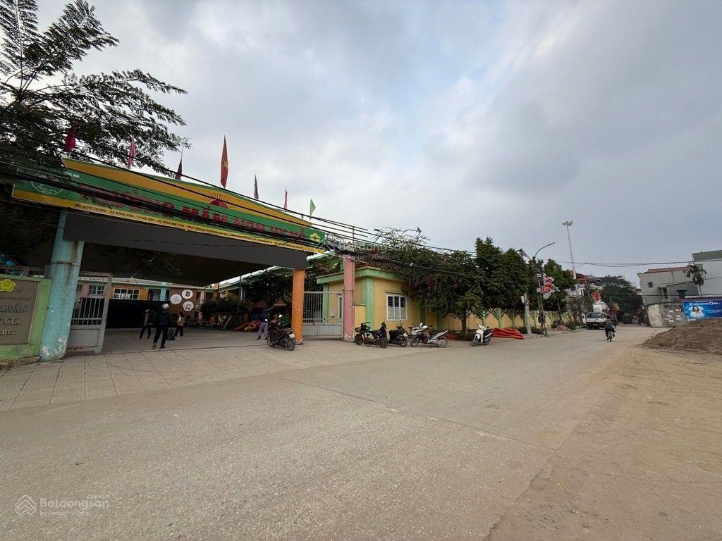 Xóm trong uy nỗ  100m2 vuông đẹp mặt tiền rộng hiếm đường 7,5m asphalt bóng loáng giá tốt