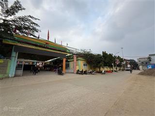 Xóm trong uy nỗ  100m2 vuông đẹp mặt tiền rộng hiếm đường 7,5m asphalt bóng loáng giá tốt