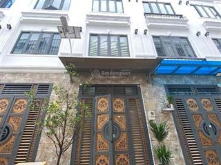 Nhà 4 tầng  2 căn  vừa ở vừa cho thuê điều được  8pn  dòng tiền  15tr/ tháng  nhỉnh 5 tỷ