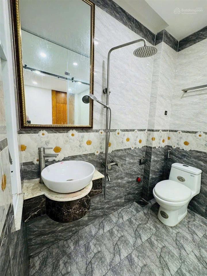 Một tài sảnhai giá trị. hẻm 6m bùi đình túy bình thạnh 50m². shr 2 tầng 3 pn gọi gấp e chỉ 5 tỷ 7