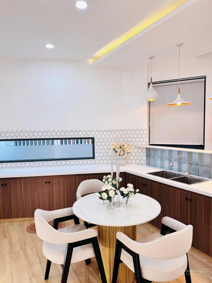 Nhà góc 2 mặt tiền nguyễn thái sơn, p5, gò vấp  5,5 tỷ tl ngay chợ gò vấp kế bên đh công nghiệp